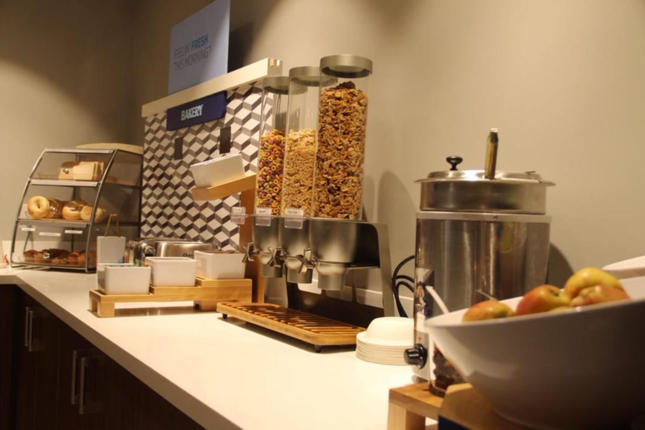 Holiday Inn Express & Suites Huntsville By Ihg Bagian luar foto