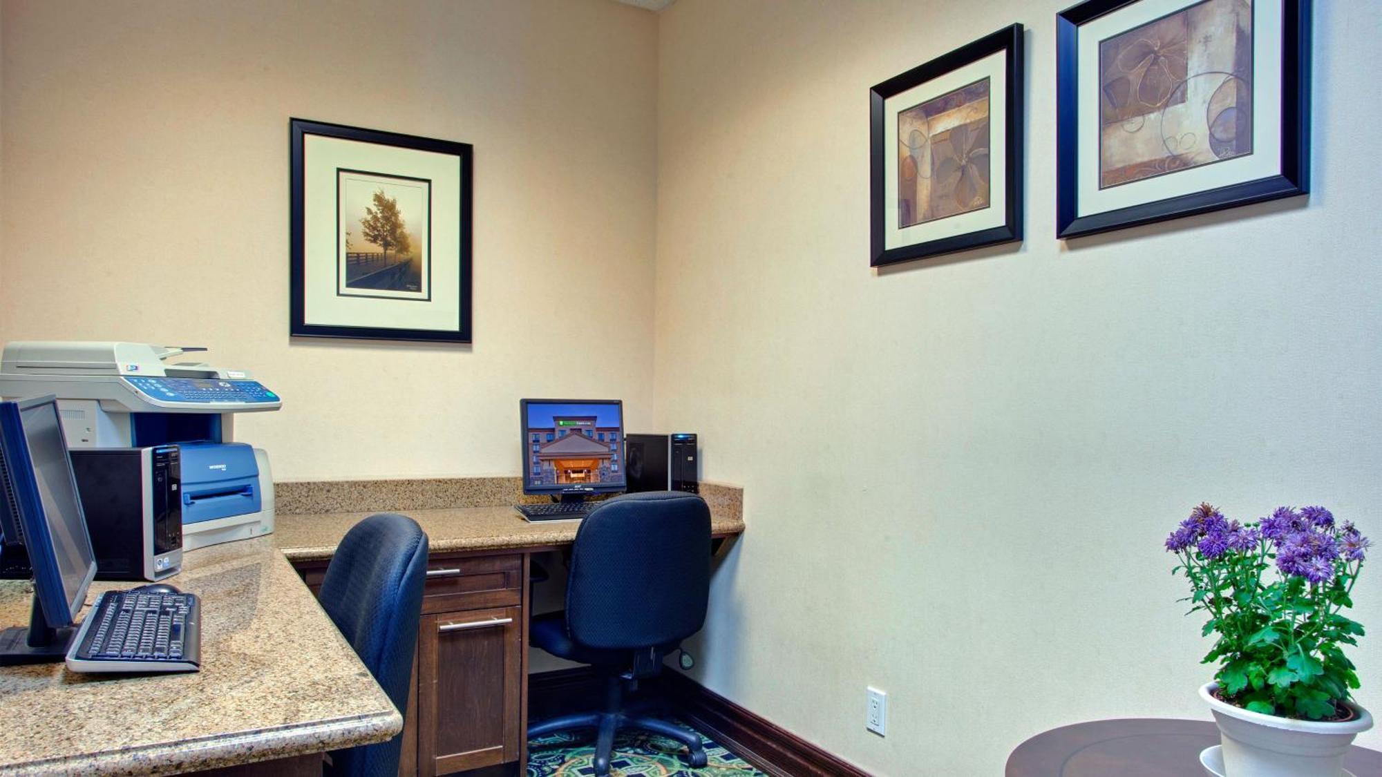 Holiday Inn Express & Suites Huntsville By Ihg Bagian luar foto