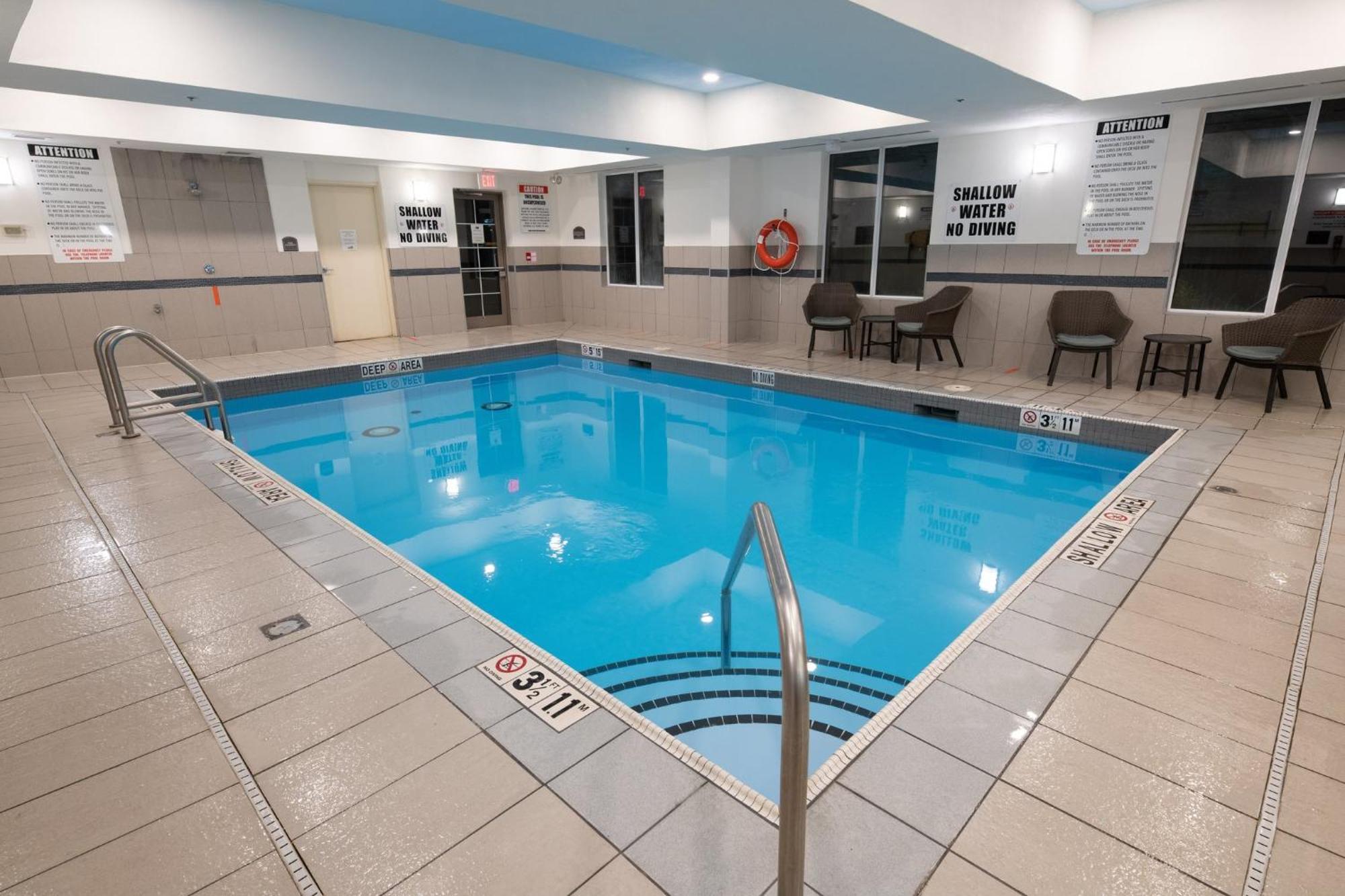 Holiday Inn Express & Suites Huntsville By Ihg Bagian luar foto