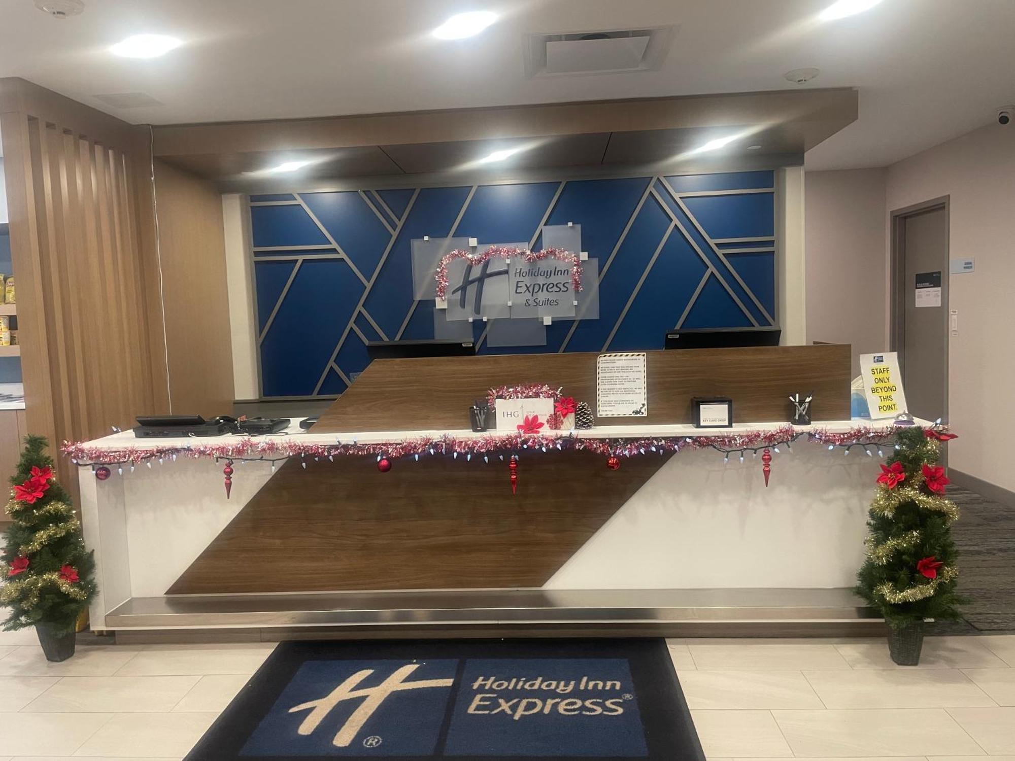Holiday Inn Express & Suites Huntsville By Ihg Bagian luar foto
