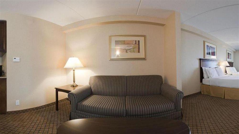 Holiday Inn Express & Suites Huntsville By Ihg Bagian luar foto